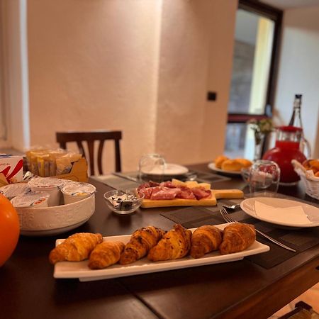 Agriturismo Podere La Piazza 코스티글리올레 다스티 외부 사진