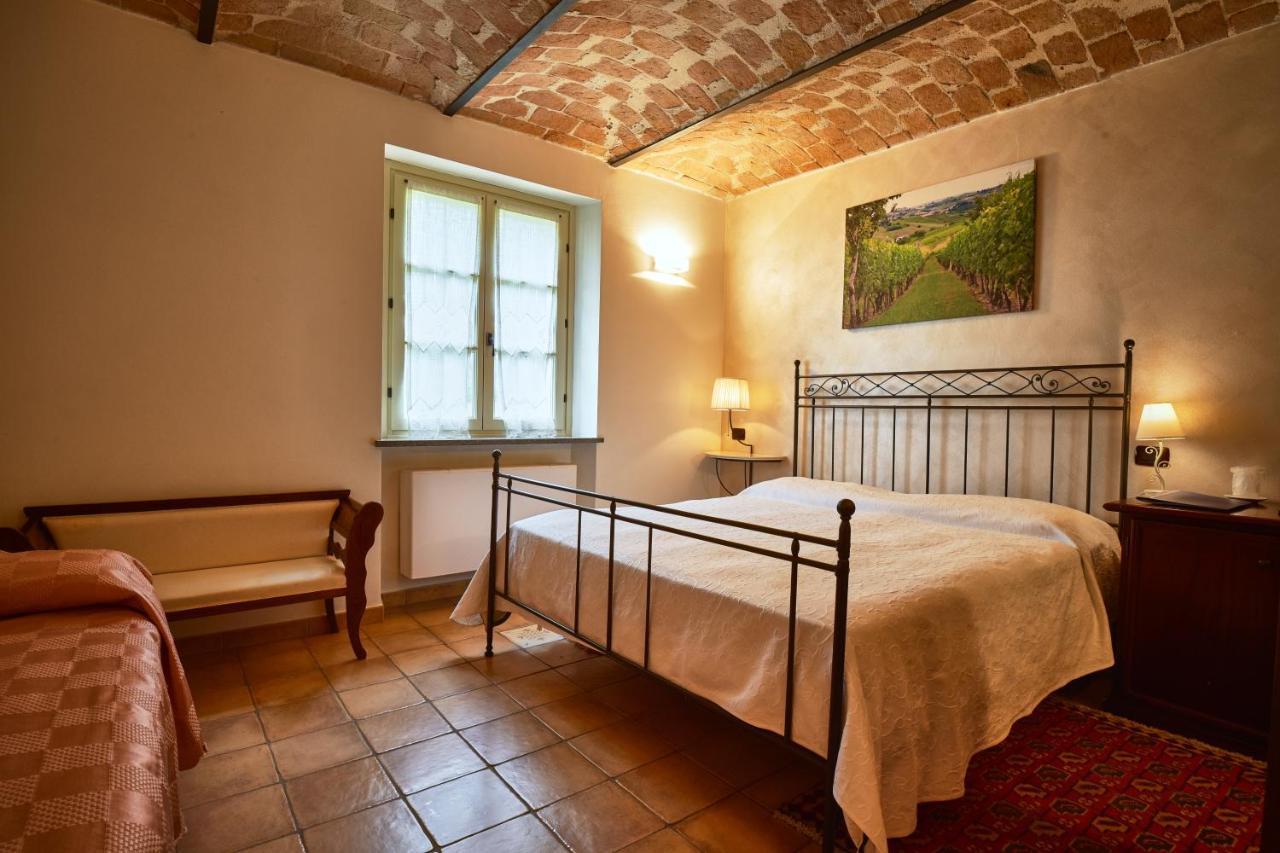 Agriturismo Podere La Piazza 코스티글리올레 다스티 외부 사진