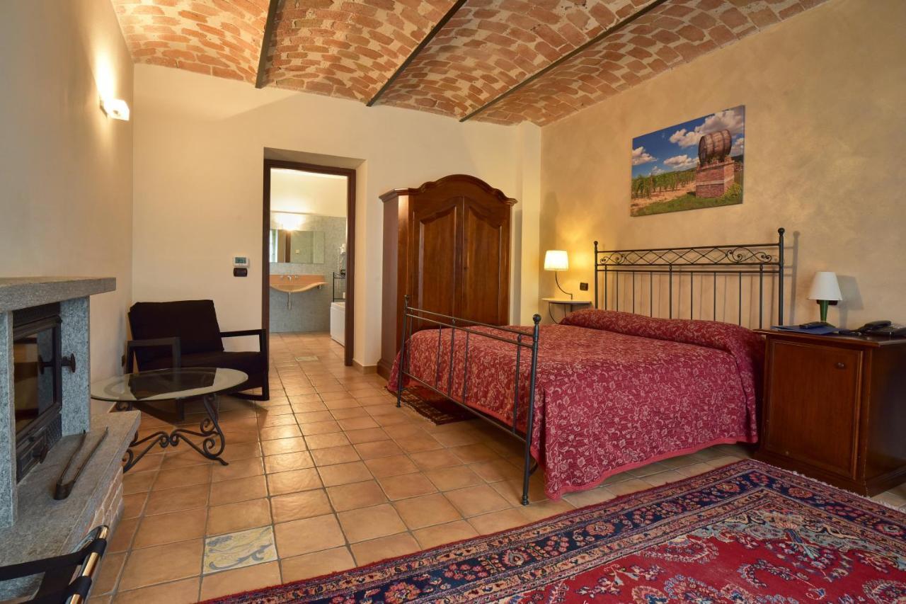 Agriturismo Podere La Piazza 코스티글리올레 다스티 외부 사진