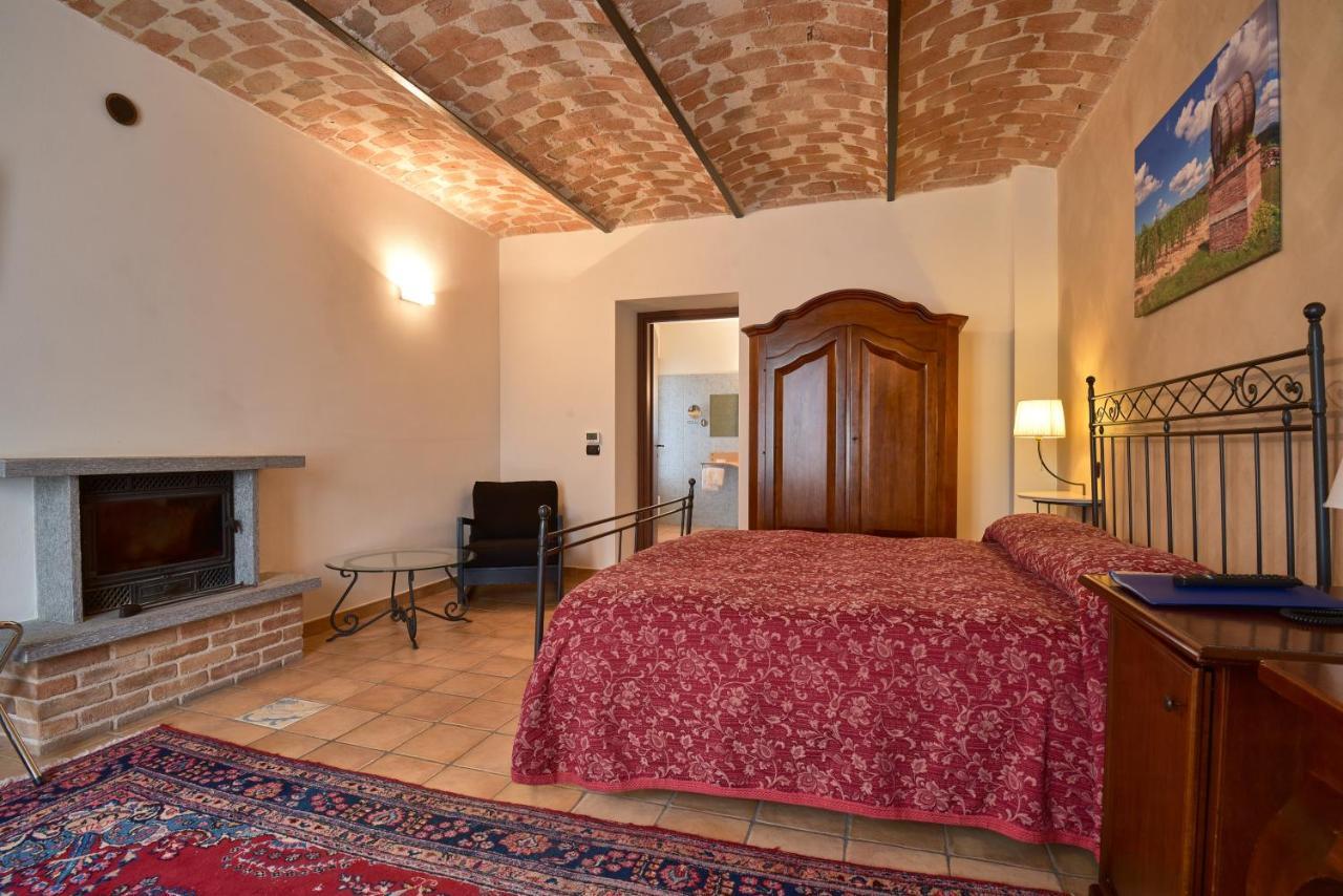 Agriturismo Podere La Piazza 코스티글리올레 다스티 외부 사진