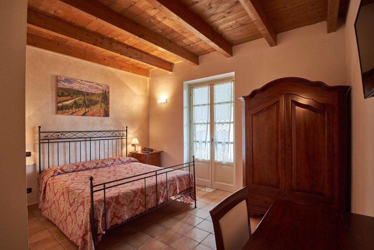 Agriturismo Podere La Piazza 코스티글리올레 다스티 외부 사진