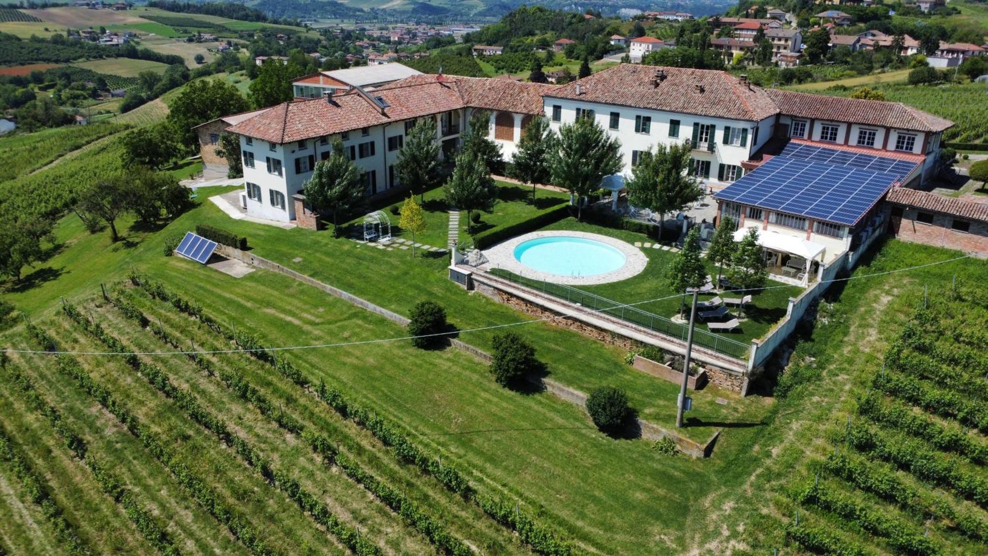 Agriturismo Podere La Piazza 코스티글리올레 다스티 외부 사진
