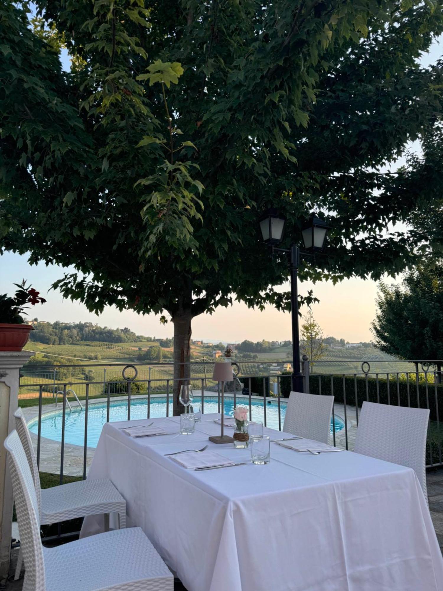 Agriturismo Podere La Piazza 코스티글리올레 다스티 외부 사진