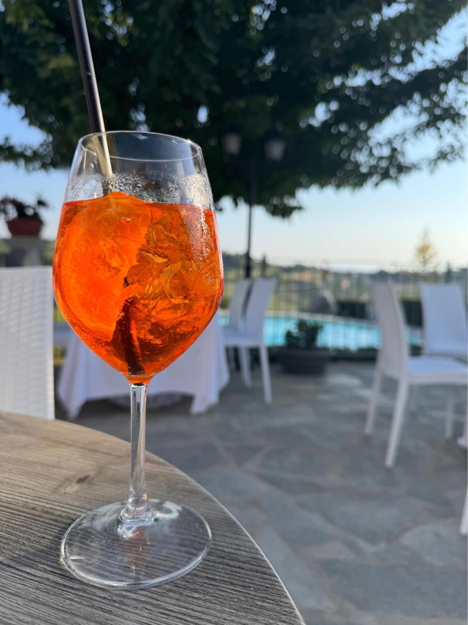 Agriturismo Podere La Piazza 코스티글리올레 다스티 외부 사진