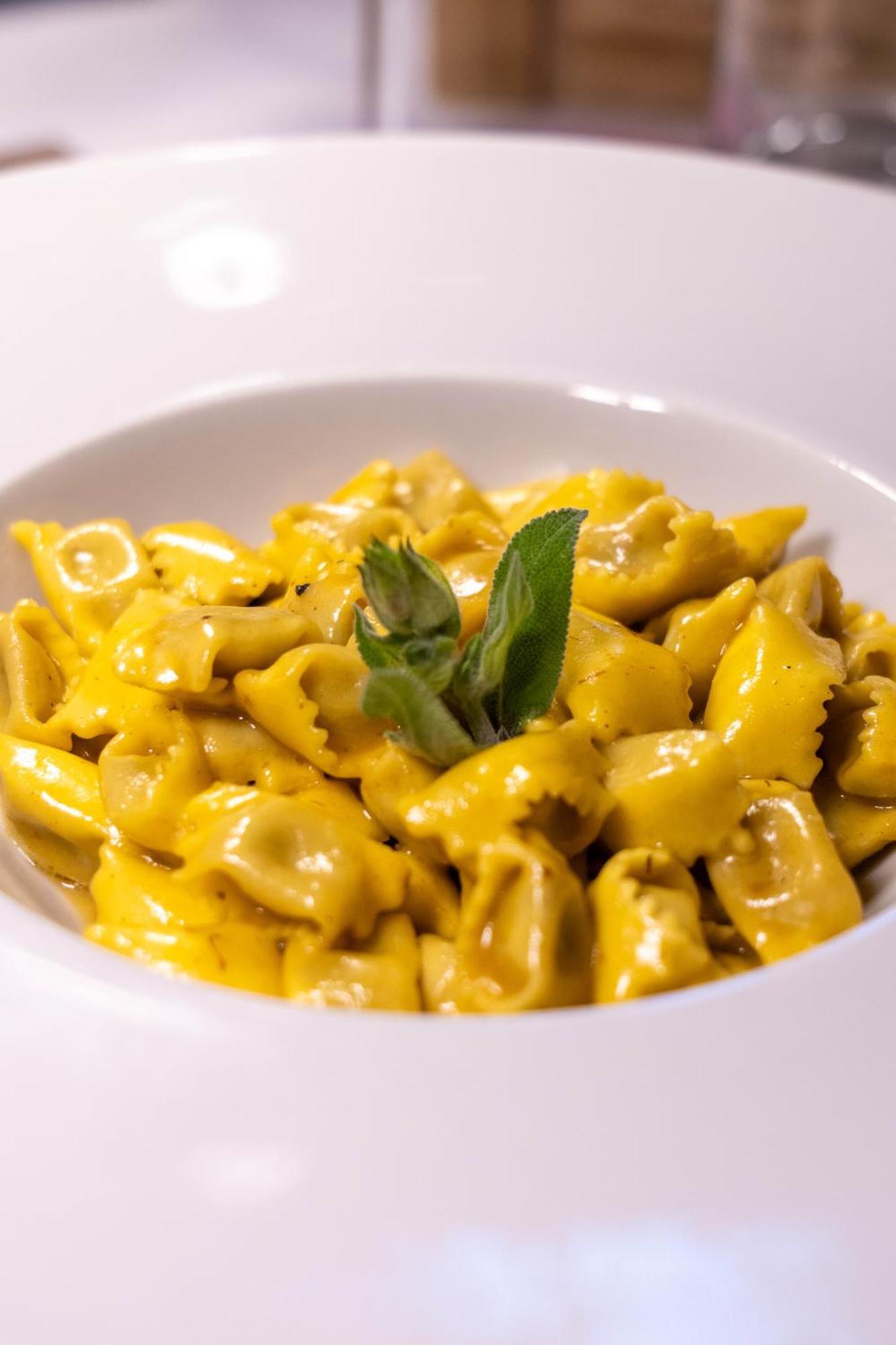 Agriturismo Podere La Piazza 코스티글리올레 다스티 외부 사진
