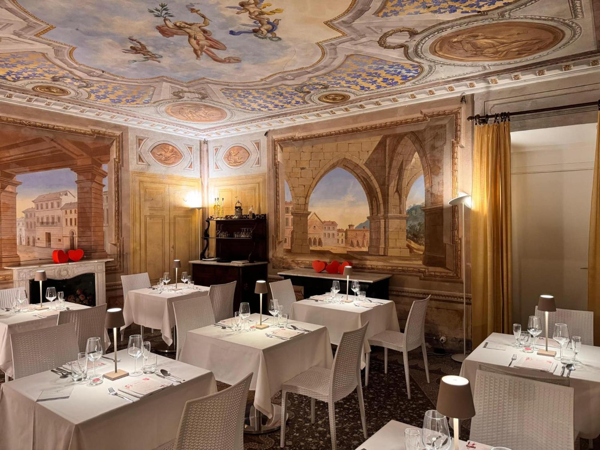 Agriturismo Podere La Piazza 코스티글리올레 다스티 외부 사진